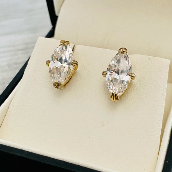 Vintage Earrings - Picture 2 of 3